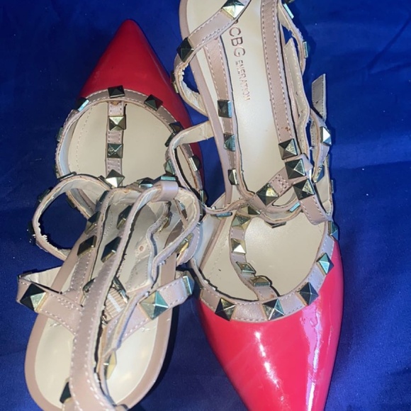 Shoes - Picture 2 of 4